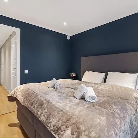 Dinbnb Homes L High-end L 15 Min From Center L Rooftop Terrace Nyaraló